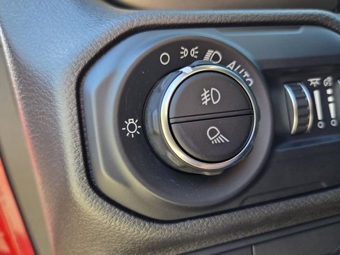 Used 2022 Jeep Gladiator Sport AWD/4WD image 38