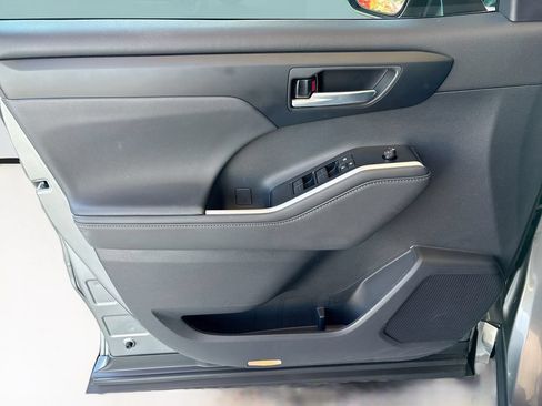 Certified 2026 Toyota Highlander XLE AWD/4WD image 25