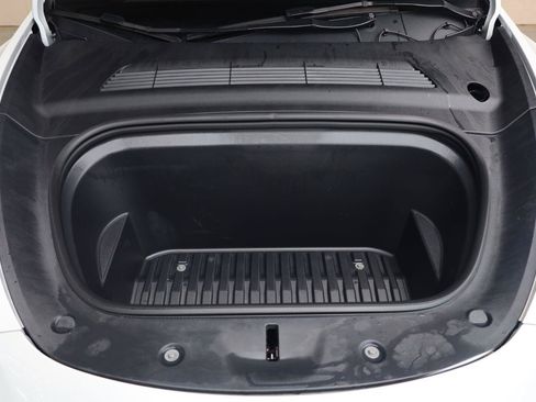 Used 2023 Tesla Model Y AWD image 10
