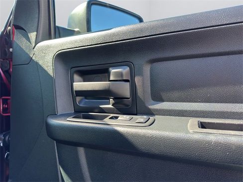 Used 2018 RAM 1500 Express w/ Express Value Package image 17