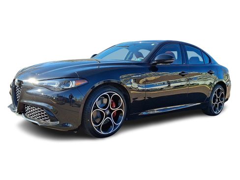 Used 2024 Alfa Romeo Giulia Veloce AWD/4WD image 3