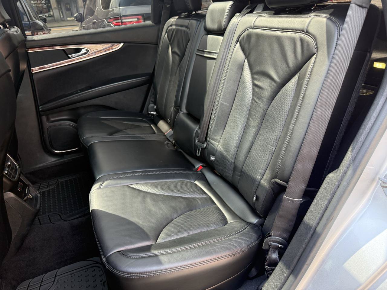 Used 2016 Lincoln MKX Select w/ Select Plus Package AWD/4WD image 7