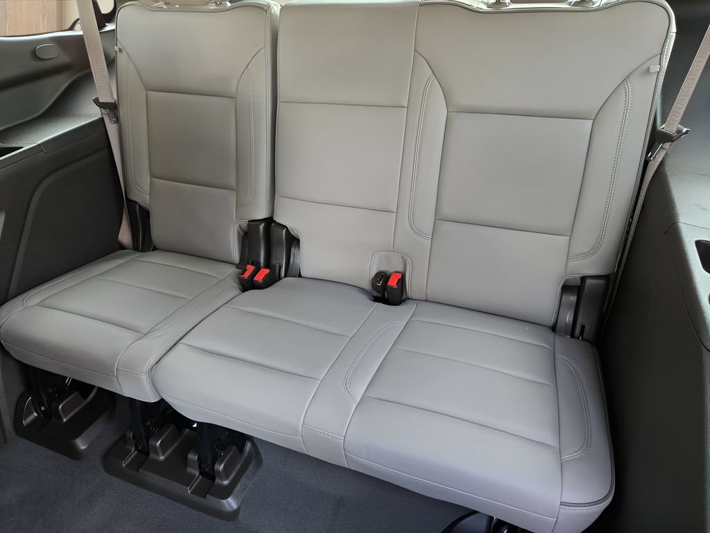 Used 2023 GMC Yukon SLT w/ SLT Luxury Package AWD/4WD image 48