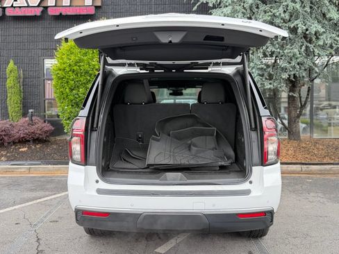 Used 2023 Chevrolet Tahoe LT w/ Luxury Package RWD image 17