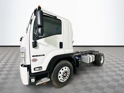 New 2026 Isuzu FTR RWD image 12