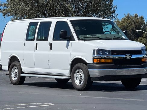 Used 2025 Chevrolet Express 2500 w/ Driver Convenience Package RWD image 2