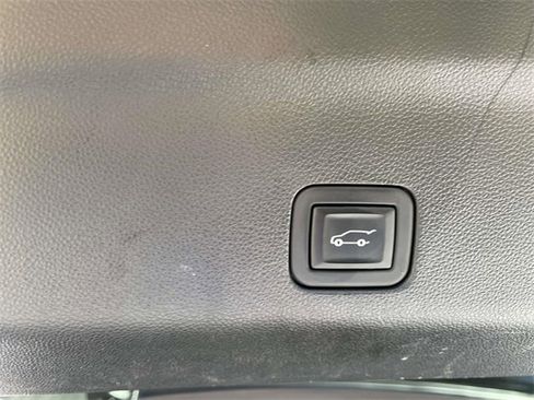 Used 2023 Chevrolet Suburban RST w/ Sport Performance Package image 36