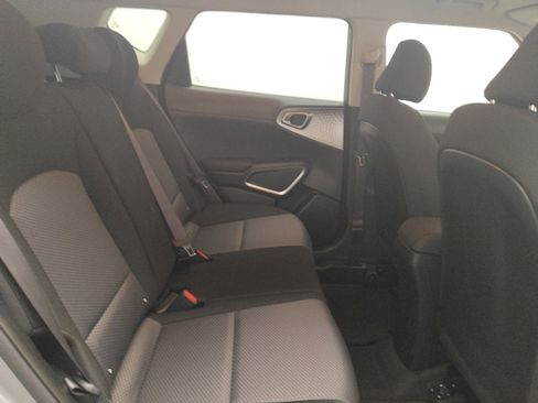 Used 2025 Kia Soul LX w/ LX Technology Package image 19