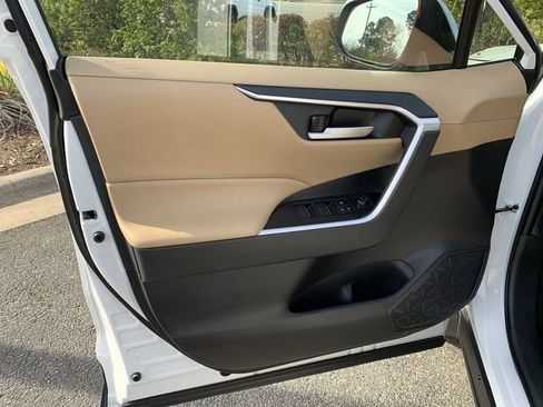 Certified 2025 Toyota RAV4 XLE Premium image 17