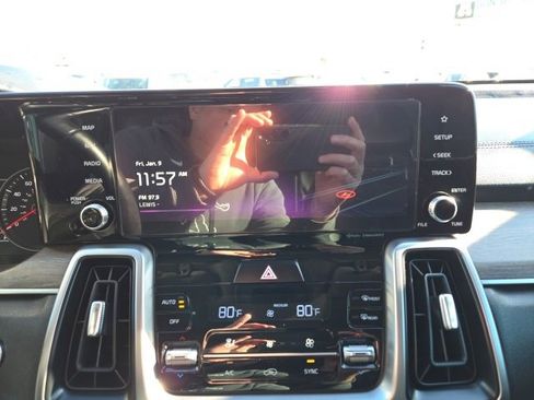 Used 2022 Kia Sorento S image 12