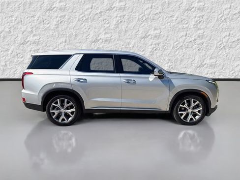 Used 2021 Hyundai Palisade SEL w/ Premium Package FWD image 2