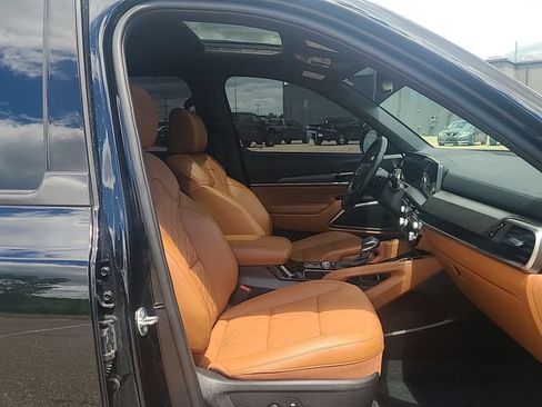 Used 2025 Kia Telluride AWD image 31
