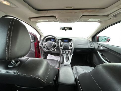 Used 2014 Ford Focus SE w/ Equipment Group 201A FWD image 21