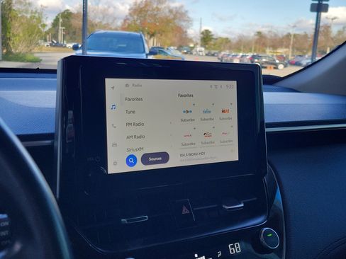 Used 2024 Toyota Corolla Cross XLE image 20