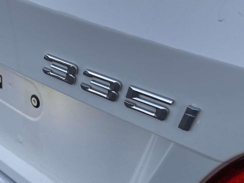 Used 2010 BMW 335i Convertible image 7