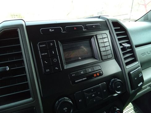 Used 2021 Ford F250 XL w/ Power Equipment Group image 22