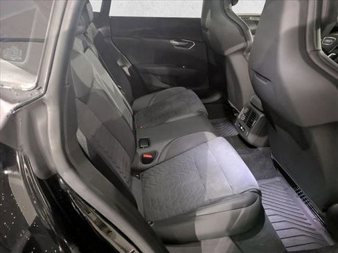 Used 2022 Audi e-tron GT Premium Plus image 20