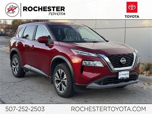 Used 2023 Nissan Rogue SV image 1