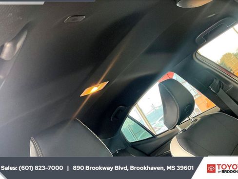 Used 2025 Toyota Camry SE w/ Convenience Package FWD image 16