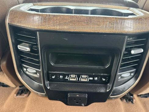 Used 2019 RAM 1500 Limited AWD/4WD image 19