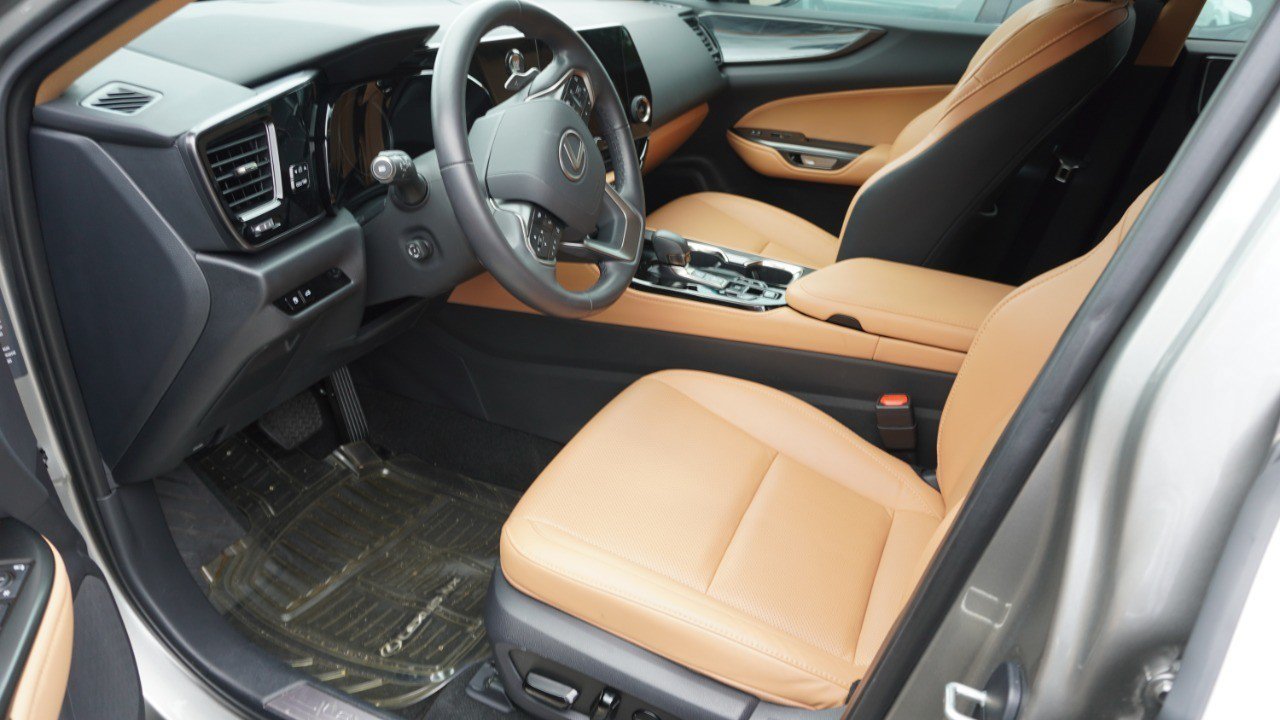 Certified 2025 Lexus NX 250 FWD w/ Towing Package (2000 Lbs) image 7