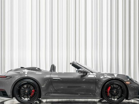 Used 2023 Porsche 911 Cabriolet image 2