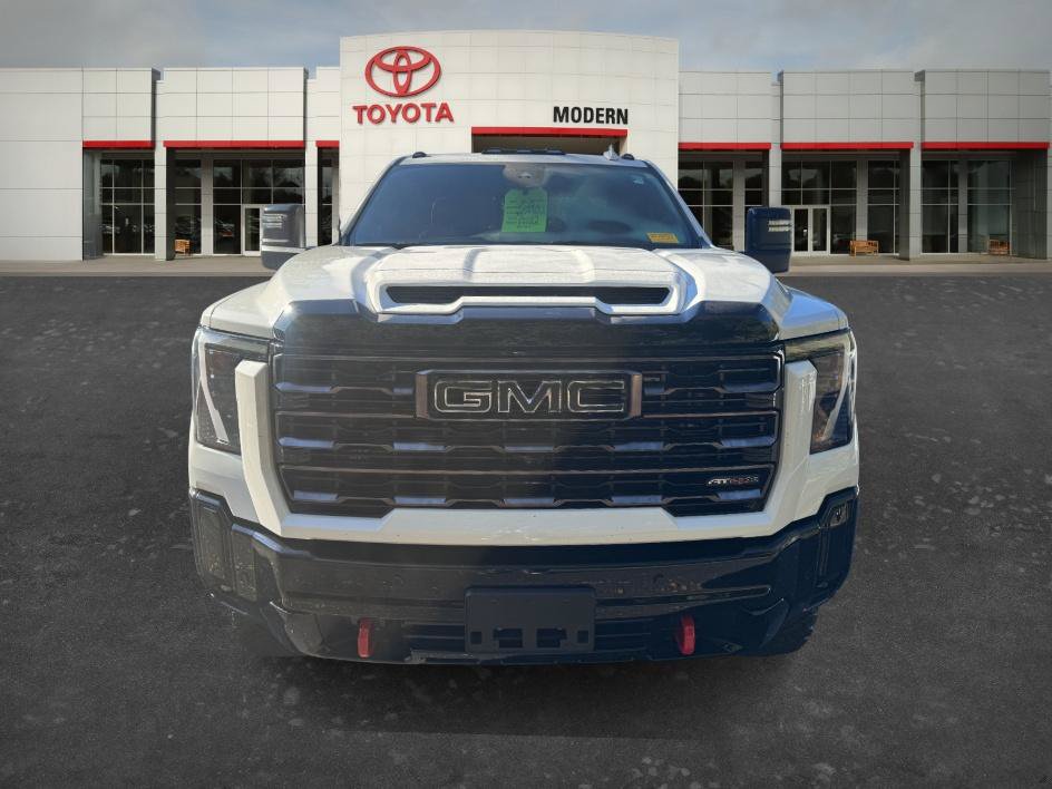 Used 2025 GMC Sierra 2500 AT4X AWD/4WD image 2