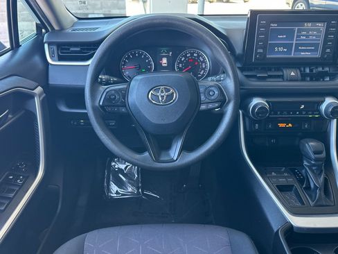 Used 2019 Toyota RAV4 XLE w/ Convenience Package FWD image 27