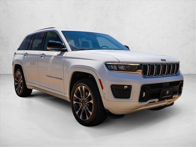 Used 2023 Jeep Grand Cherokee Overland AWD/4WD image 3