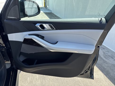 New 2026 BMW X5 xDrive40i w/ M Sport Package image 8