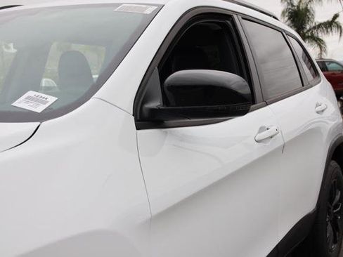 New 2023 Jeep Cherokee Altitude Lux image 12