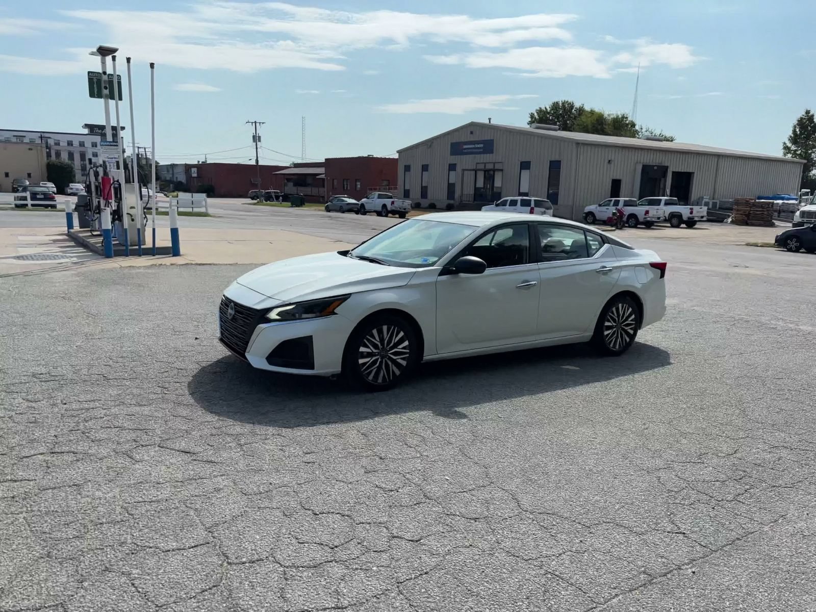 Used 2025 Nissan Altima 2.5 SV FWD image 7