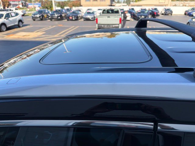 Used 2017 Toyota Highlander Limited AWD/4WD image 5