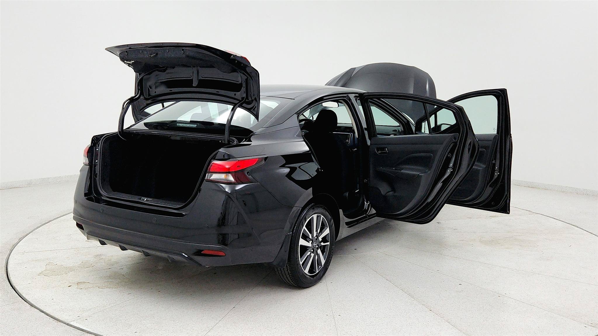 Used 2025 Nissan Versa SV w/ Trunk Package FWD image 30