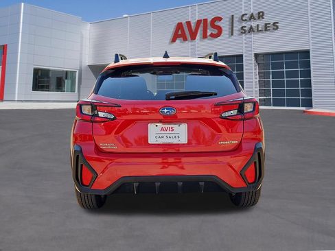Used 2025 Subaru Crosstrek 2.5i Premium AWD/4WD image 6