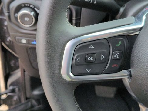 Used 2025 Jeep Wrangler Unlimited Sahara w/ Safety Group AWD/4WD image 11
