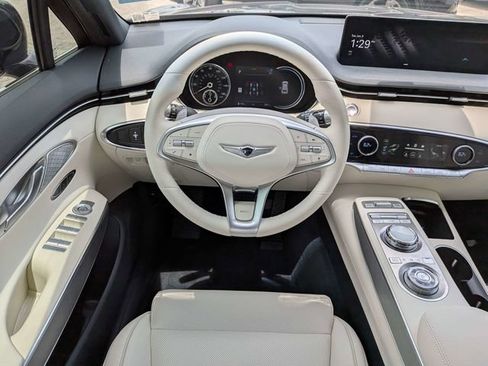 Used 2025 Genesis Electrified GV70 AWD/4WD image 18