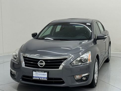 Used 2014 Nissan Altima 2.5 SL w/ Moonroof Package image 1