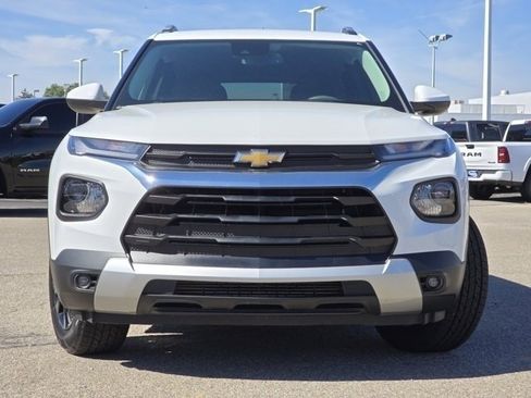 Used 2022 Chevrolet TrailBlazer LT w/ Convenience Package image 2