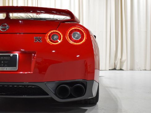 Used 2009 Nissan GT-R Premium AWD/4WD image 7