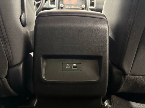 Used 2023 Nissan Frontier SV image 25