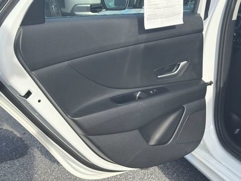Certified 2026 Hyundai Elantra Hybrid FWD image 21