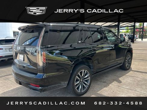 Used 2023 Cadillac Escalade Sport w/ LPO, ONYX Package AWD/4WD image 4