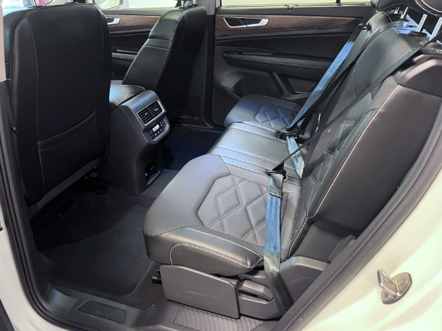 Certified 2024 Volkswagen Atlas SE FWD image 17