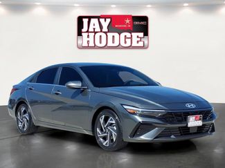 Used 2024 Hyundai Elantra SEL w/ Convenience Package FWD video 1