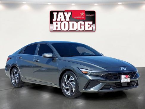 Used 2024 Hyundai Elantra SEL w/ Convenience Package FWD image 1