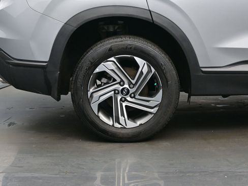 Certified 2023 Hyundai Santa Fe SE image 9