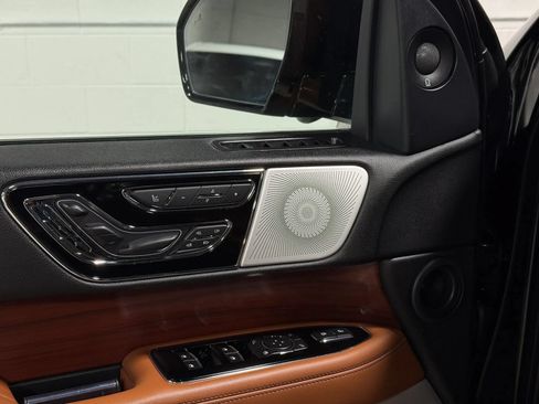 Used 2021 Lincoln Navigator Reserve w/ Luxury Package AWD/4WD image 10