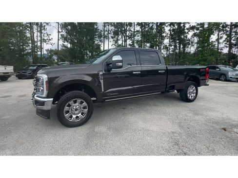 Used 2024 Ford F250 Lariat w/ Lariat Ultimate Package AWD/4WD image 5