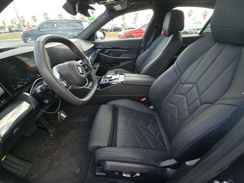 Used 2025 BMW 530i xDrive image 5